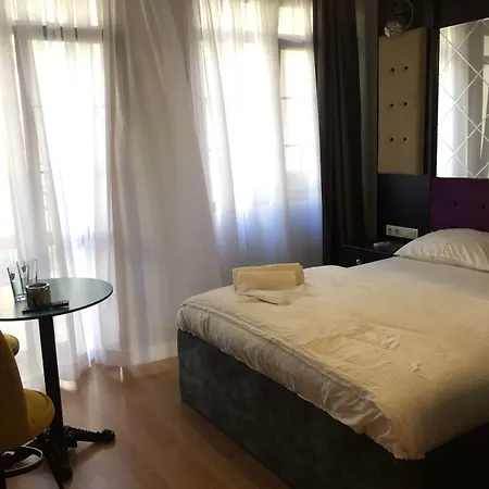 Hotel Royal Garden And 3*