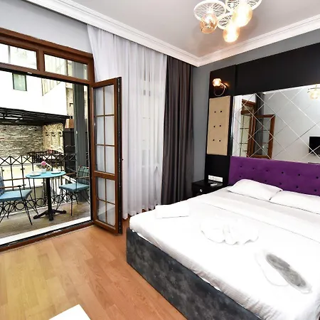 Royal Garden And Hotel