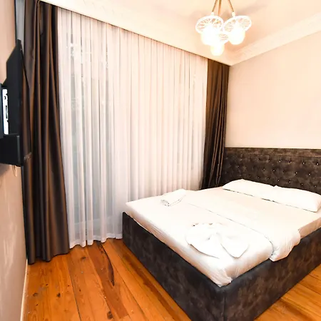 Royal Garden And Istanboel