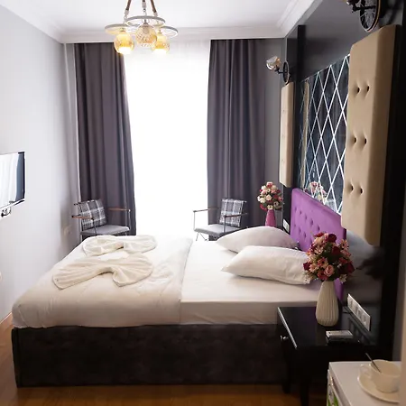 Royal Garden And Hotel