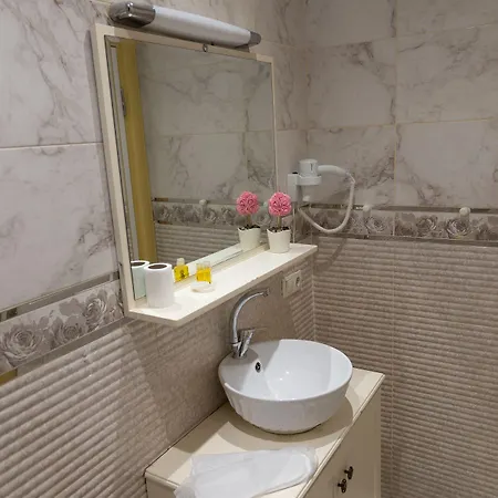 Royal Garden And Hotel 3*