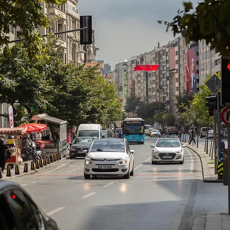 Royal Garden And Hotel Istanboel