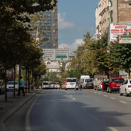 Hotel Royal Garden And Istanboel