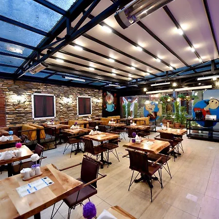 Hotel Royal Garden And