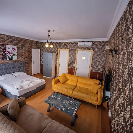 Royal Garden And Istanboel