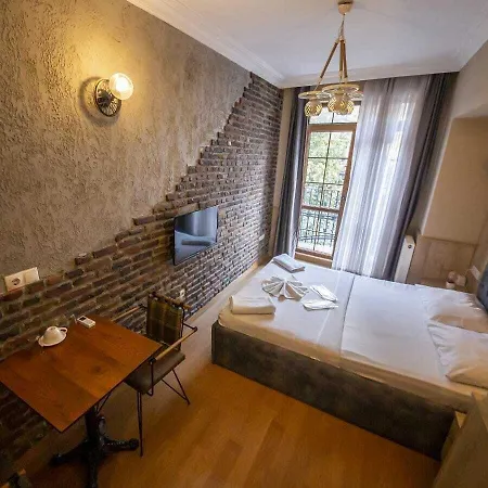 Royal Garden And Hotel