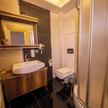 Hotel Royal Garden And Istanboel