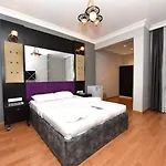 Hotel Royal Garden And 3*