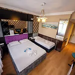 Hotel Royal Garden And Istanbul
