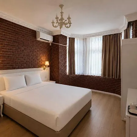 Otel Royal Garden And 3*