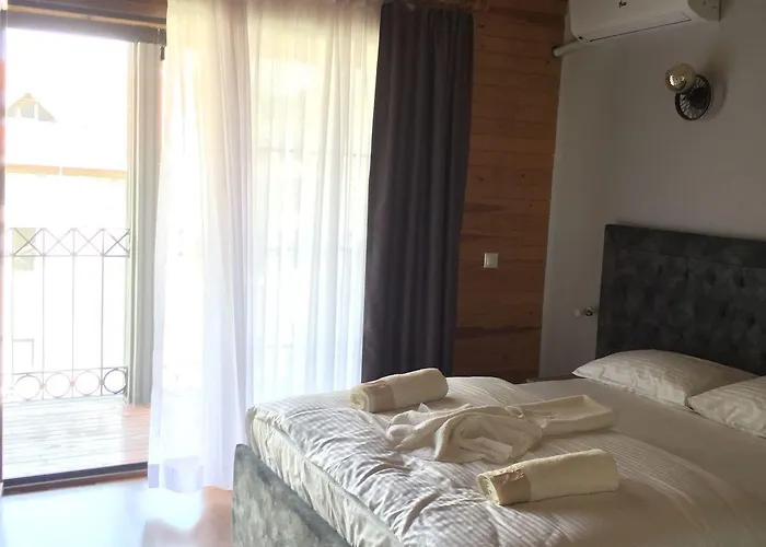 Royal Garden And Stambuł