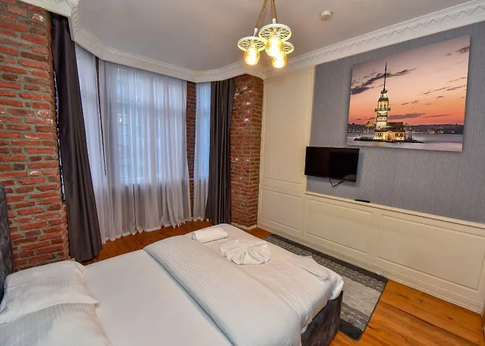 Royal Garden And Hotel