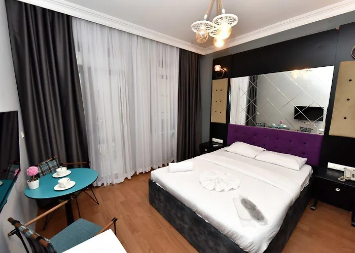 Royal Garden And Hotel