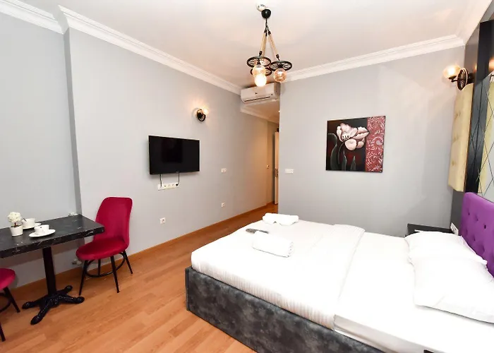 Royal Garden And Stambuł