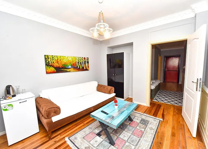 Royal Garden And Stambuł