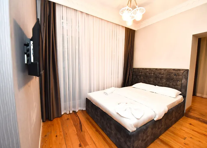 Royal Garden And Stambuł