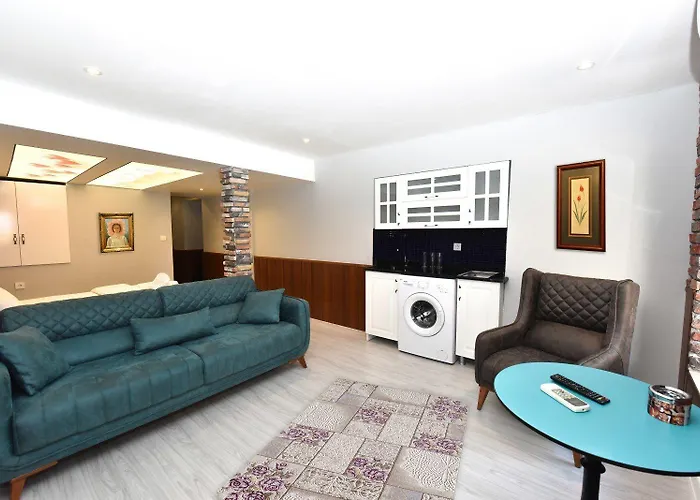 Royal Garden And Stambuł