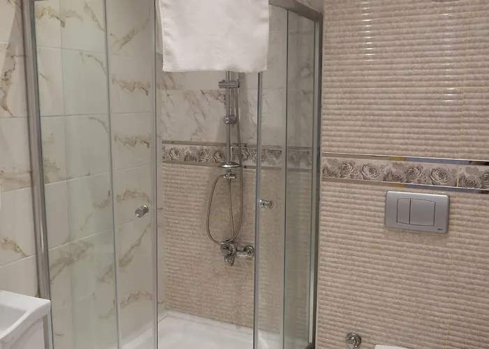 Royal Garden And Hotel