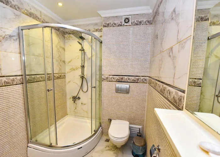 Royal Garden And Hotel