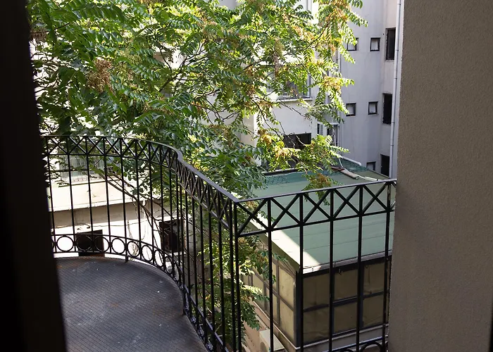 Royal Garden And Stambuł