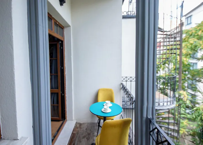 Royal Garden And Hotel