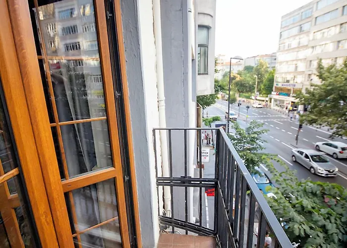 Royal Garden And Stambuł