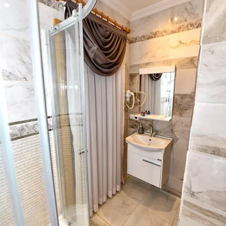 Royal Garden And Ξενοδοχείο 3*