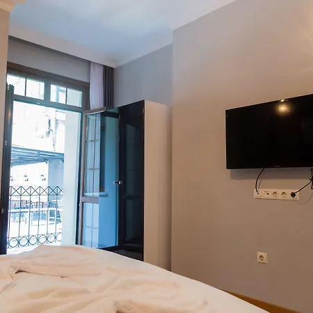 Hotel Royal Garden And Istambul