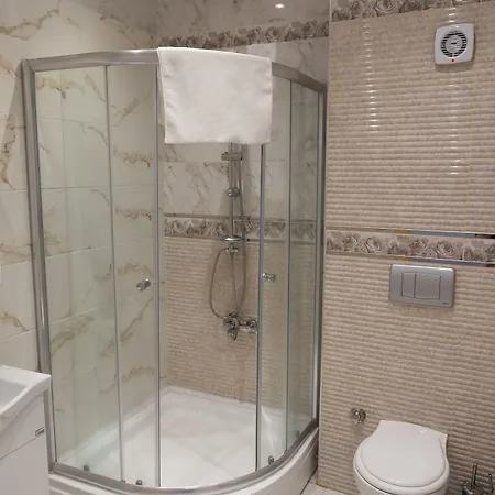 Royal Garden And Hotel