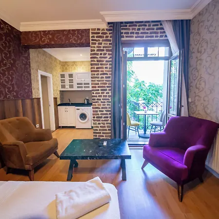 Hotel Royal Garden And 3*