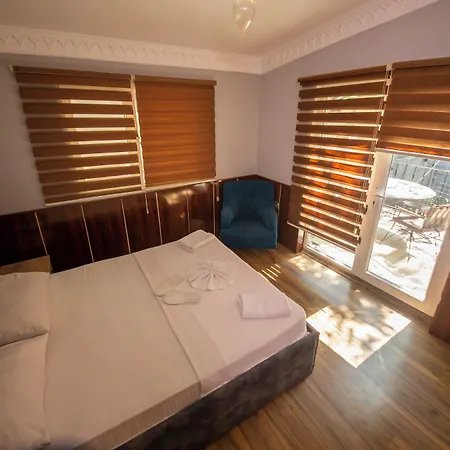 Hotel Royal Garden And Istambul